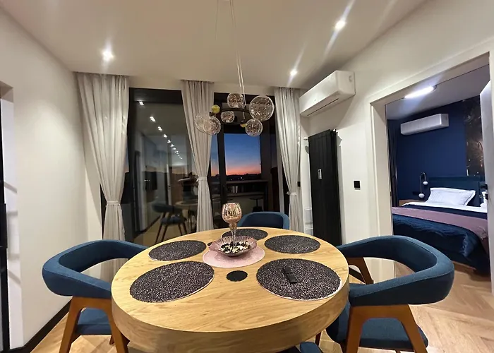 Blue Iris, 2Br, Workspace, Jacuzzi And Stunning Views