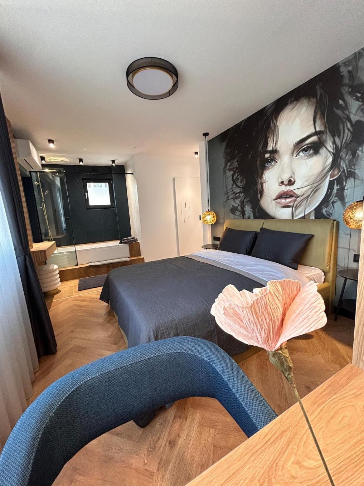 Blue Iris, 2br, Workspace, Jacuzzi And Stunning Views *
