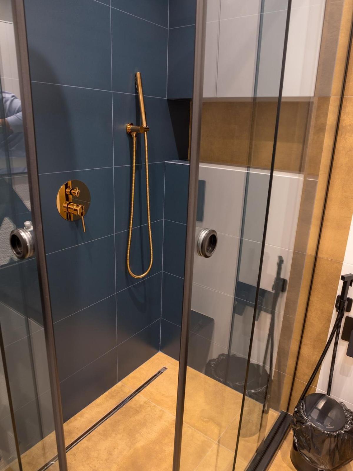 Blue Iris, 2br, Workspace, Jacuzzi And Stunning Views