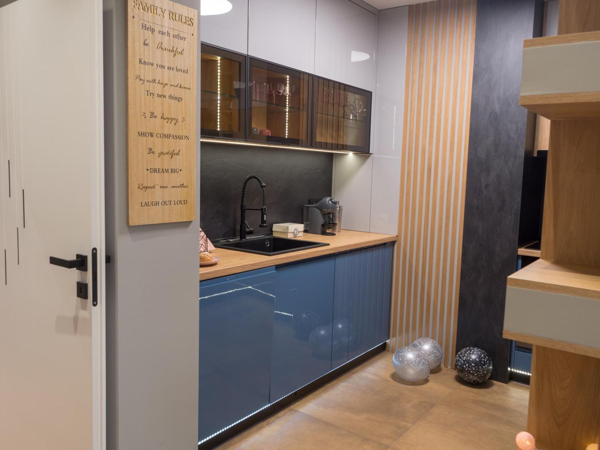 Blue Iris, 2br, Workspace, Jacuzzi And Stunning Views
