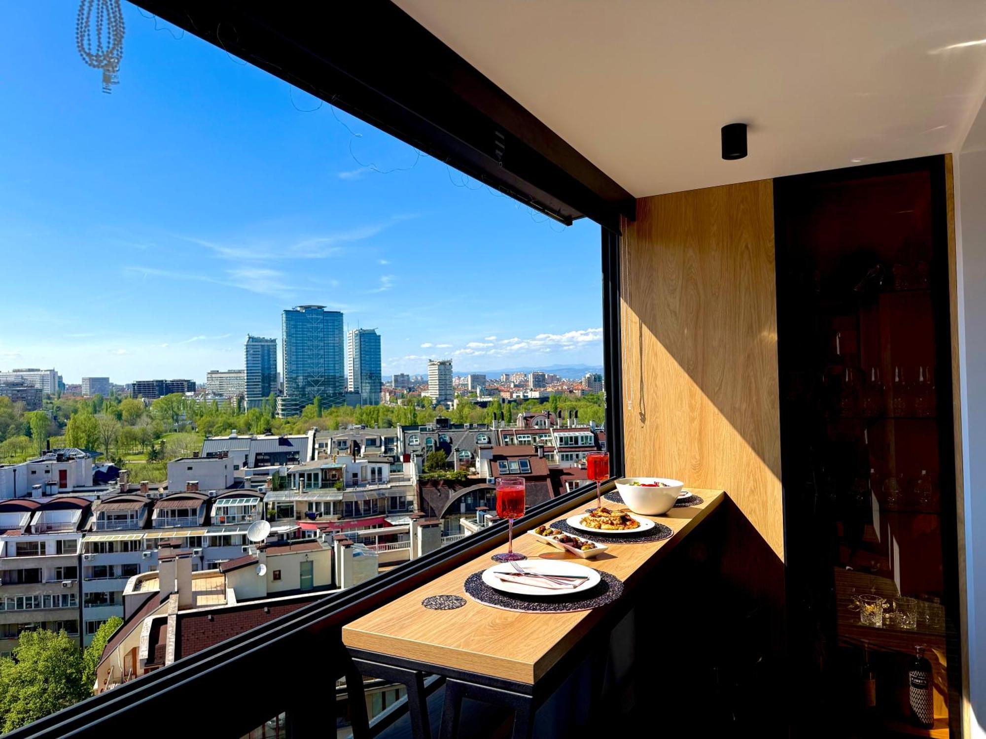 Blue Iris, 2br, Workspace, Jacuzzi And Stunning Views *
