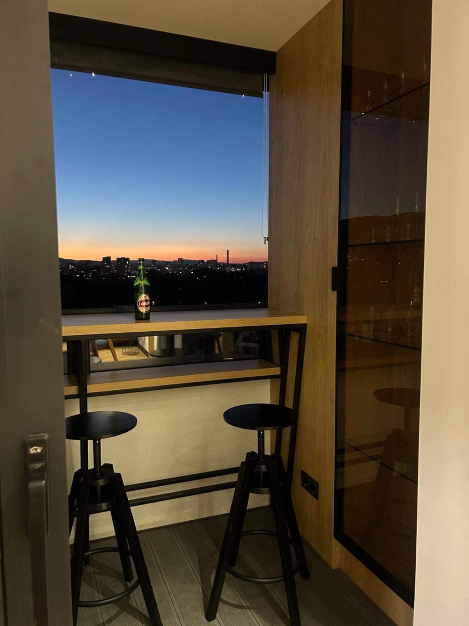 Blue Iris, 2br, Workspace, Jacuzzi And Stunning Views Apartemen Sofia